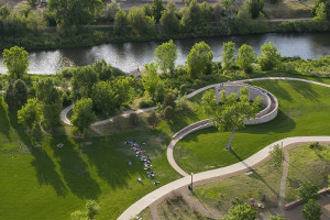 Commons Park along the South Platte River is a primary amenity for residents of Riverfront Park, greatly enhancing the views from the residences and providing active open space for a variety of recreational activities. (Armando Martinez)
